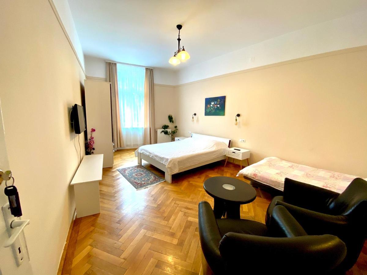 Casa Balcescu Hotell Braşov Eksteriør bilde