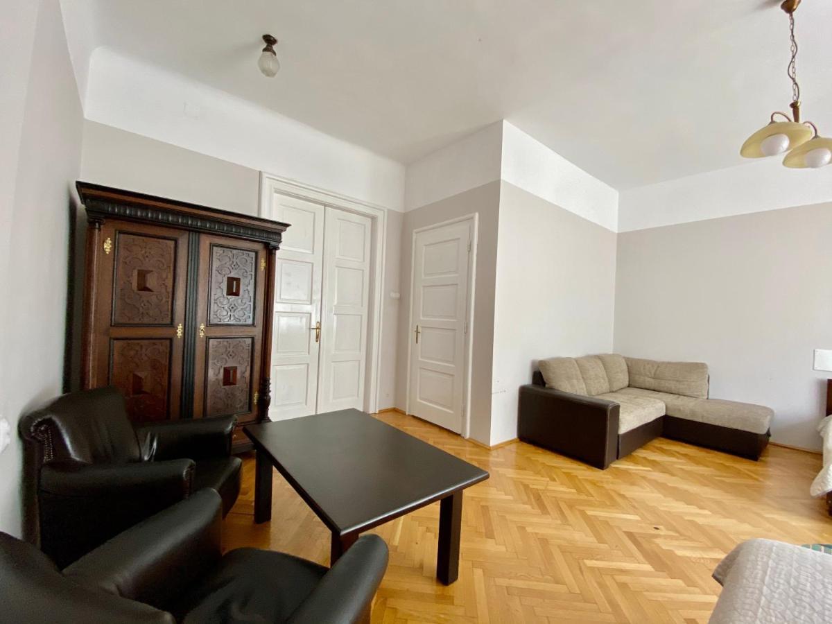 Casa Balcescu Hotell Braşov Eksteriør bilde